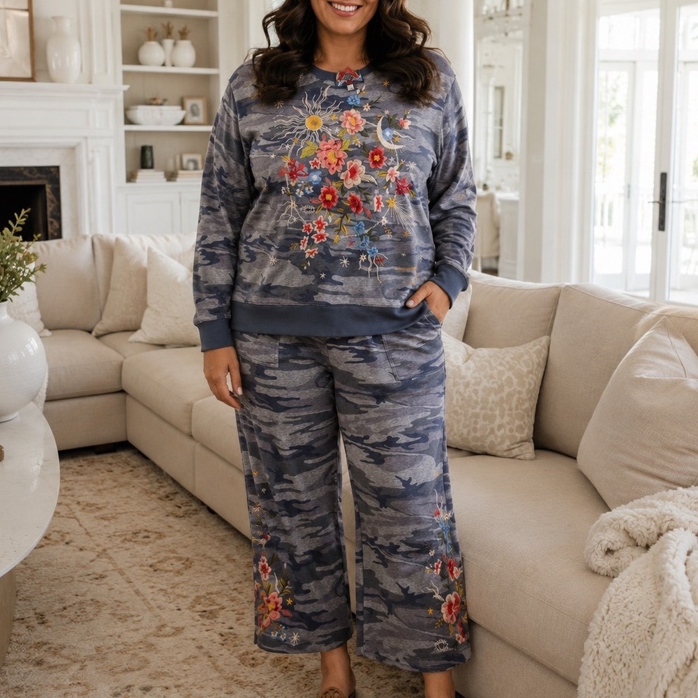 Johnny Was Camo Floral Embroidered Lounge Set Sweatshirt Crop Pants Blue L Z4